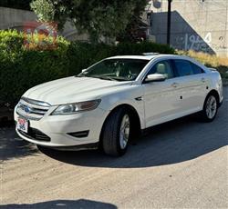 Ford Taurus